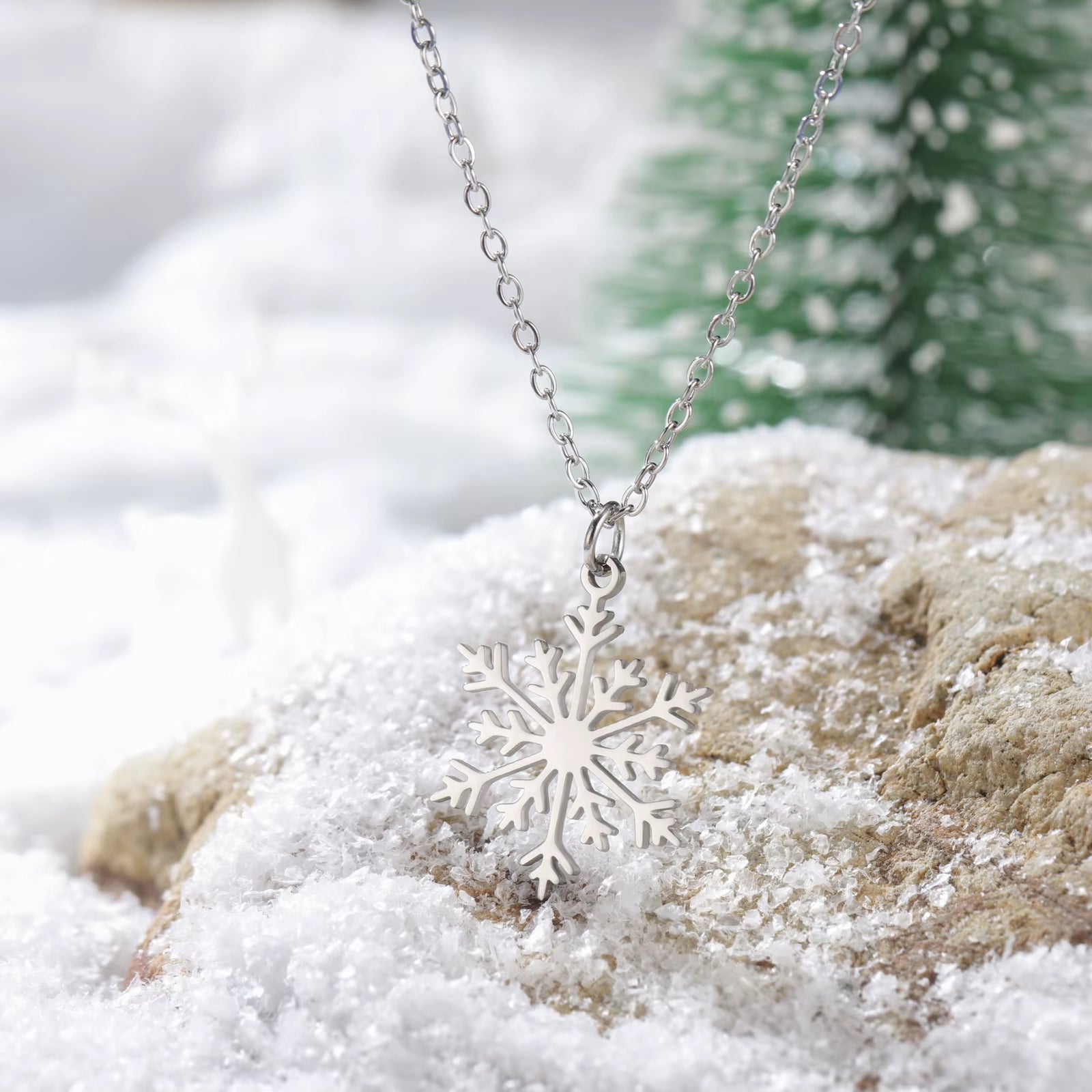 Snowflake Pendant Necklace for Women Stainless Steel Clavicle Chain Choker Fashion Couple Jewelry Valentine'S Day Gift