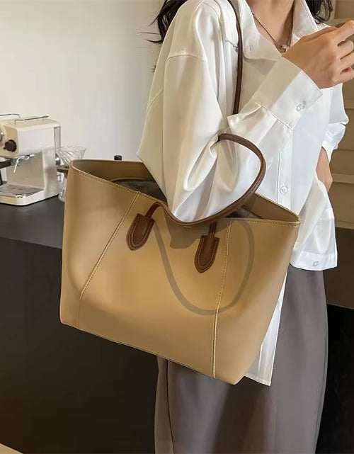 Load image into Gallery viewer, Hot Selling Light Luxury Sewing Thread Pu Zipper Women&#39;S Handbag 2024 New Fashionable Women&#39;S Commuting Shoulder Bag
