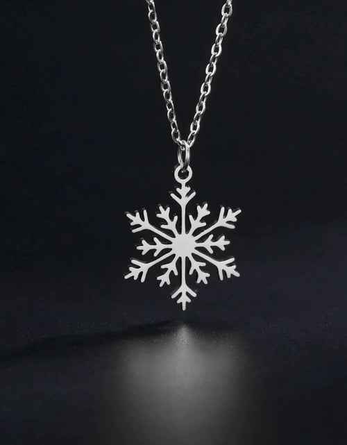 Load image into Gallery viewer, Snowflake Pendant Necklace for Women Stainless Steel Clavicle Chain Choker Fashion Couple Jewelry Valentine&#39;S Day Gift
