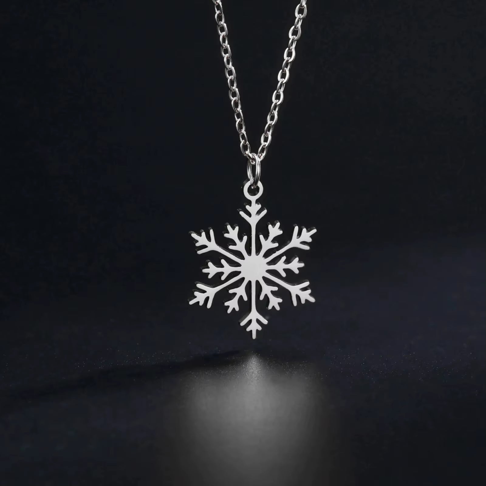 Snowflake Pendant Necklace for Women Stainless Steel Clavicle Chain Choker Fashion Couple Jewelry Valentine'S Day Gift