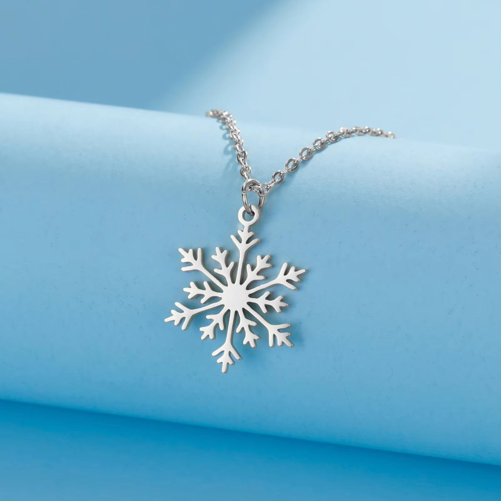 Snowflake Pendant Necklace for Women Stainless Steel Clavicle Chain Choker Fashion Couple Jewelry Valentine'S Day Gift